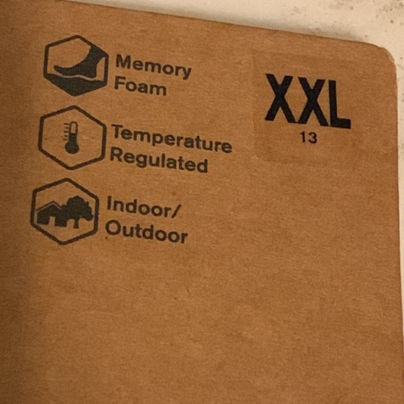 Men’s Docker’s Scuff Slippers - Picture 11 of 14